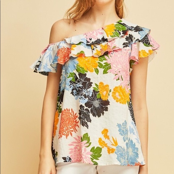 entro Tops - NWOT Entro floral off the shoulder top